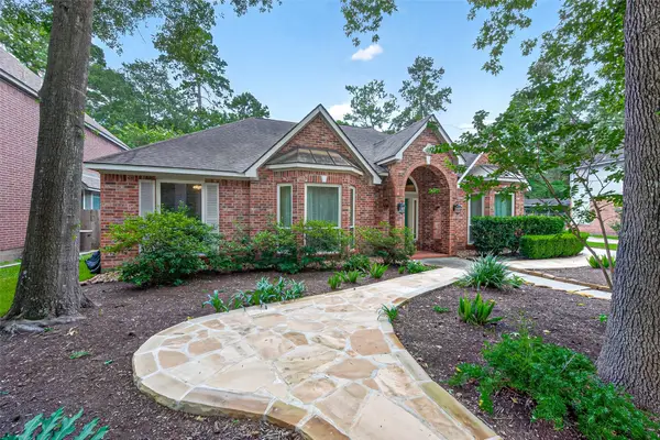 7 Windridge Place, The Woodlands, TX 77381