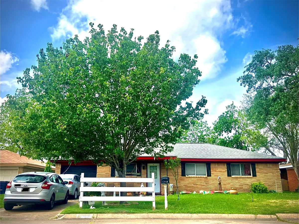 2922 18th Avenue N, Texas City, TX 77590 - #1