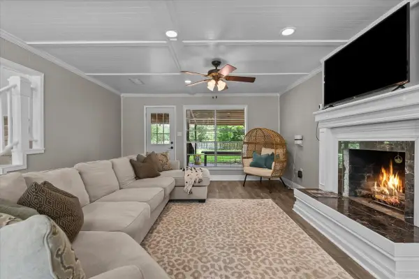 209 Palm Aire Drive, Friendswood, TX 77546