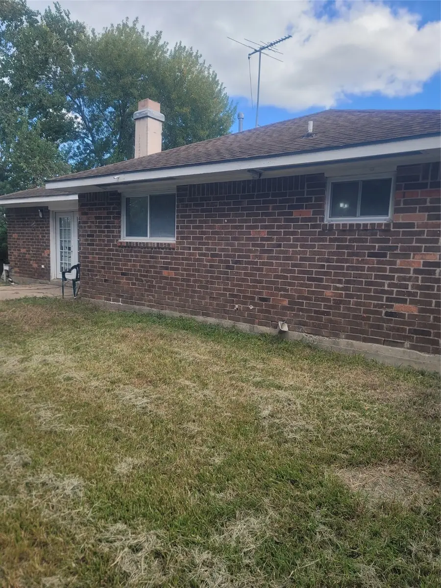 3302 Gladwyne Lane, La Porte, TX 77571 - Image #3