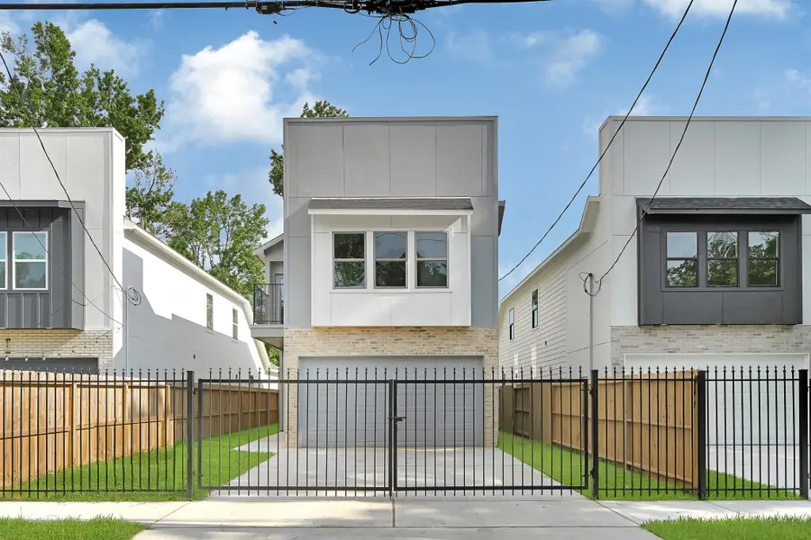 90 Burres Street #B, Houston, TX 77022 - Image #2