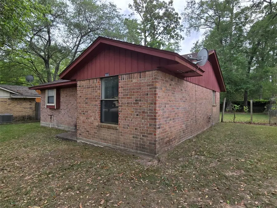 808 Willow Avenue, Cleveland, TX 77327 - #2
