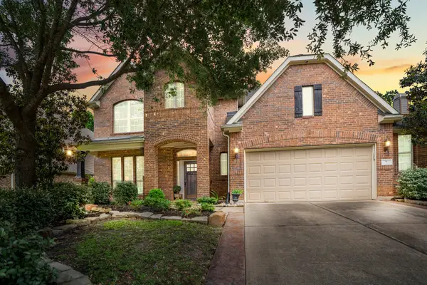 7 E Wading Pond Circle, Tomball, TX 77375