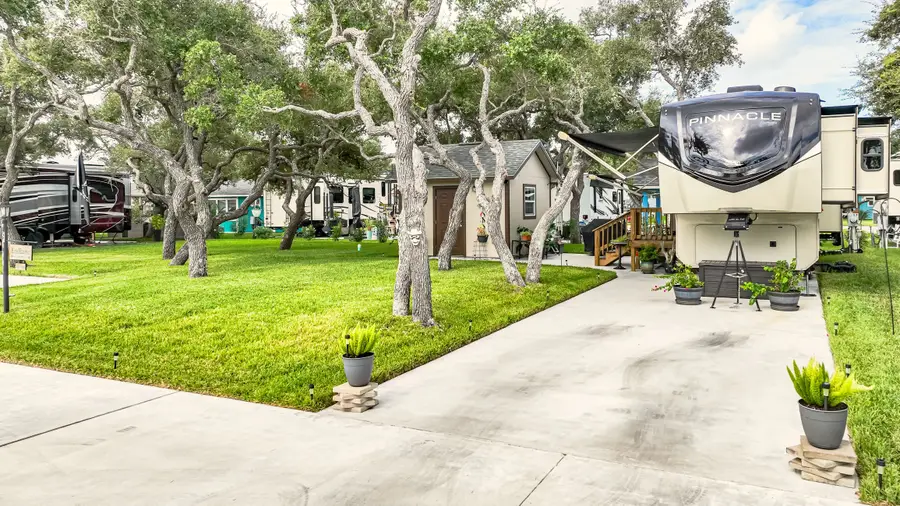1406 W Corpus Christi Street, Rockport, TX 78382 - #2