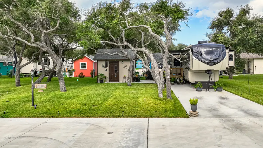 1406 W Corpus Christi Street, Rockport, TX 78382 - #3