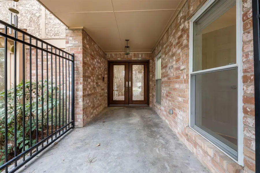 15215 Rainhollow Drive, Houston, TX 77070 - Image #2