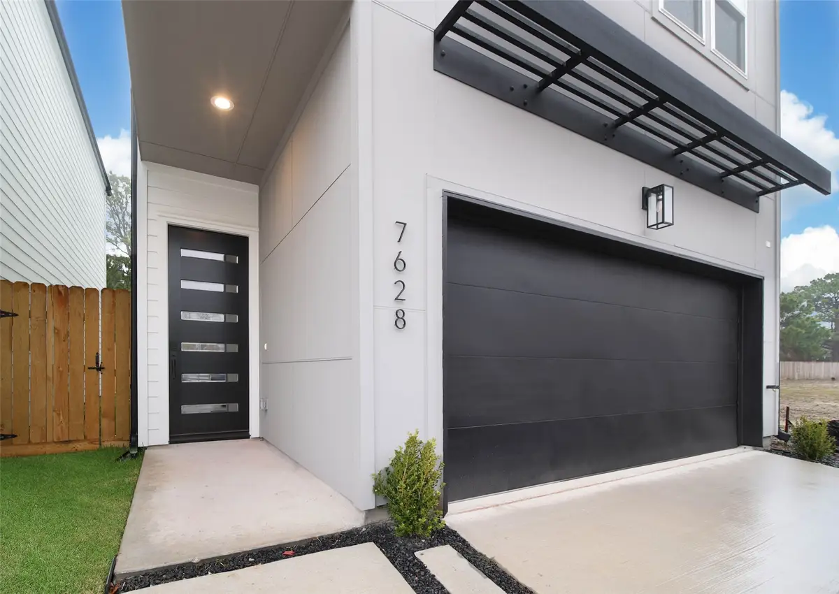 7628 Inwood Hills Lane, Houston, TX 77088 - Image #1