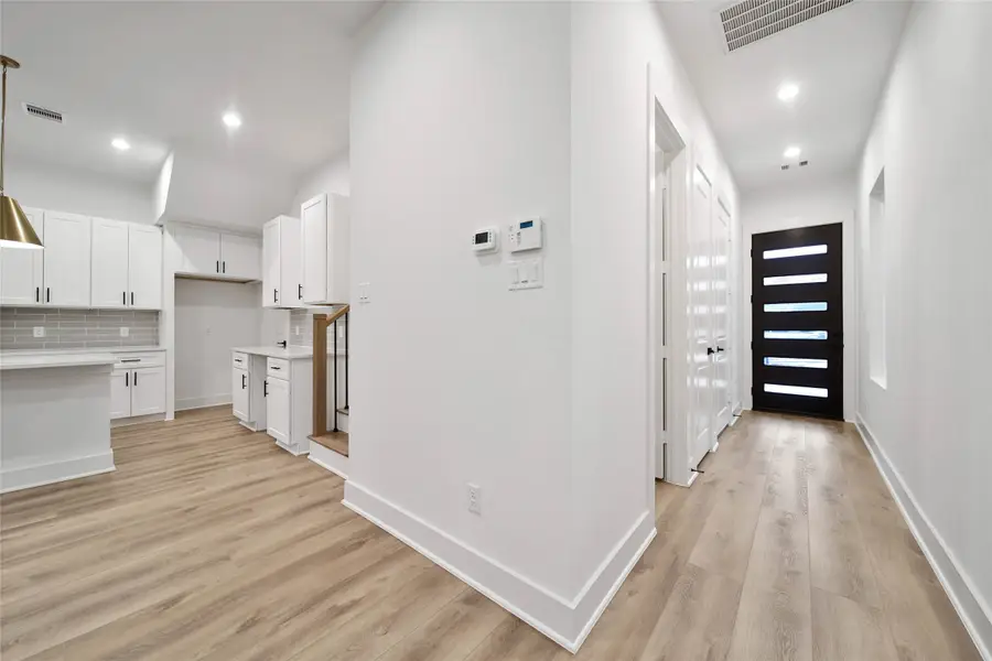 7628 Inwood Hills Lane, Houston, TX 77088 - Image #3