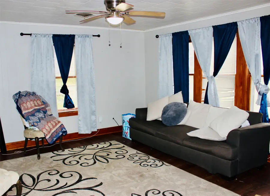 1102 Thiel Street, Brenham, TX 77833 - Image #3