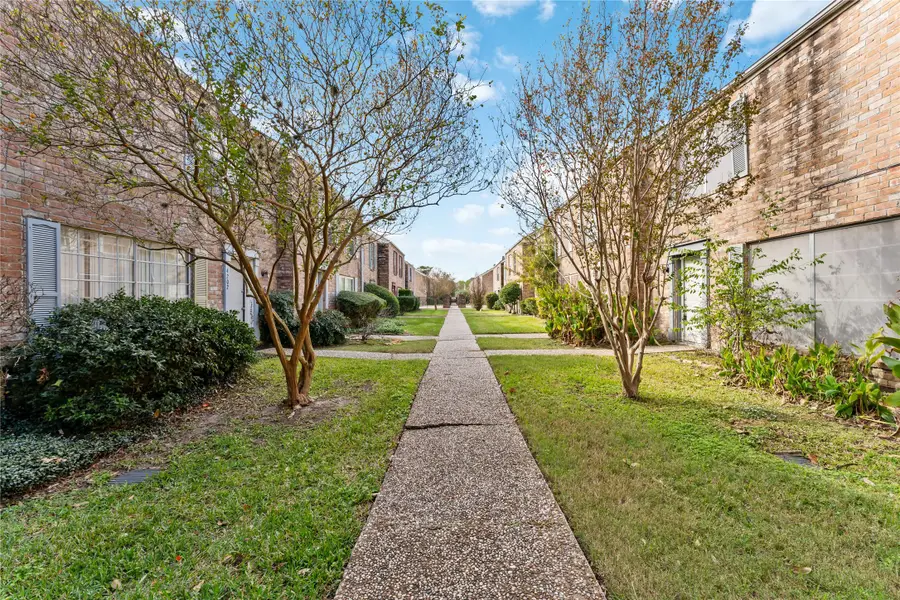 4154 Belle Park Drive, Houston, TX 77072 - Image #2