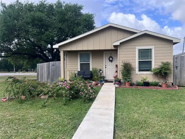 2847 Golf Crest Drive, Wharton, TX 77488