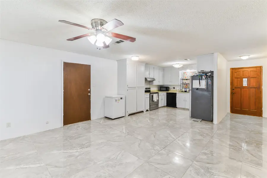 103 S Ringgold Street, West Columbia, TX 77486 - #2