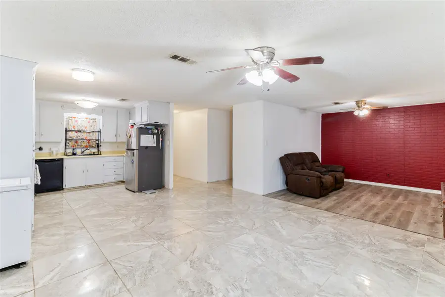 103 S Ringgold Street, West Columbia, TX 77486 - #3