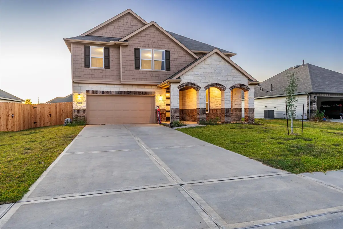 1323 Green Jay Lane, La Marque, TX 77568 - Image #1