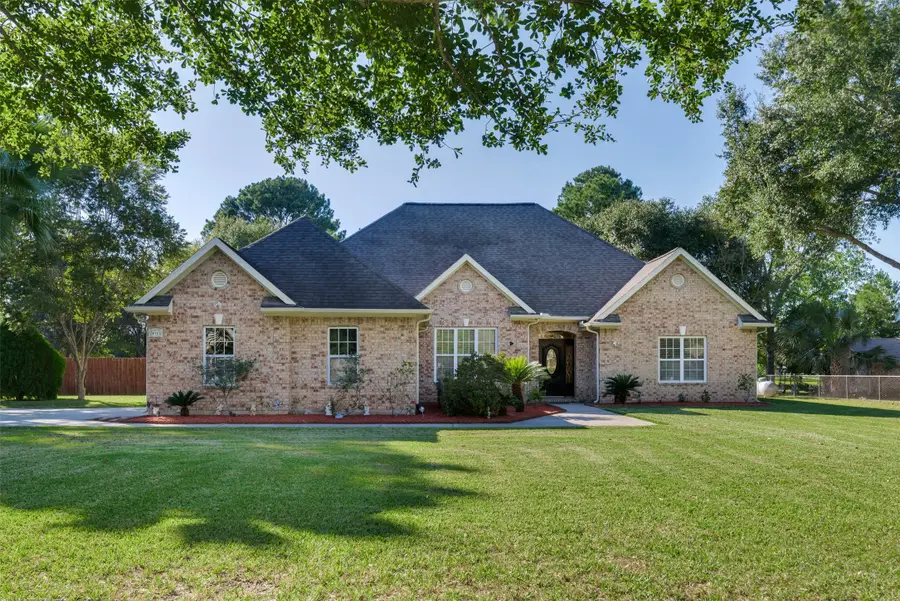 26105 Le Berge Drive, Tomball, TX 77377 - Image #2
