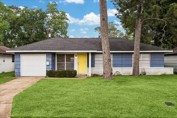 5042 Viking Drive, Houston, TX 77092