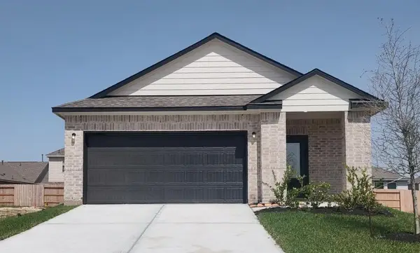 3191 Savannah Rose Drive, Angleton, TX 77515