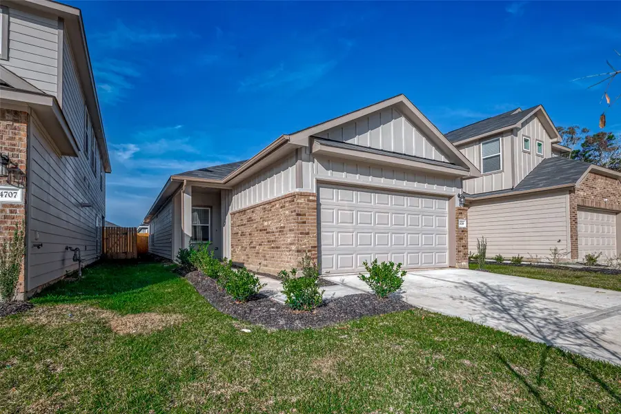 516 Emerald Thicket, Huffman, TX 77336 - Image #2