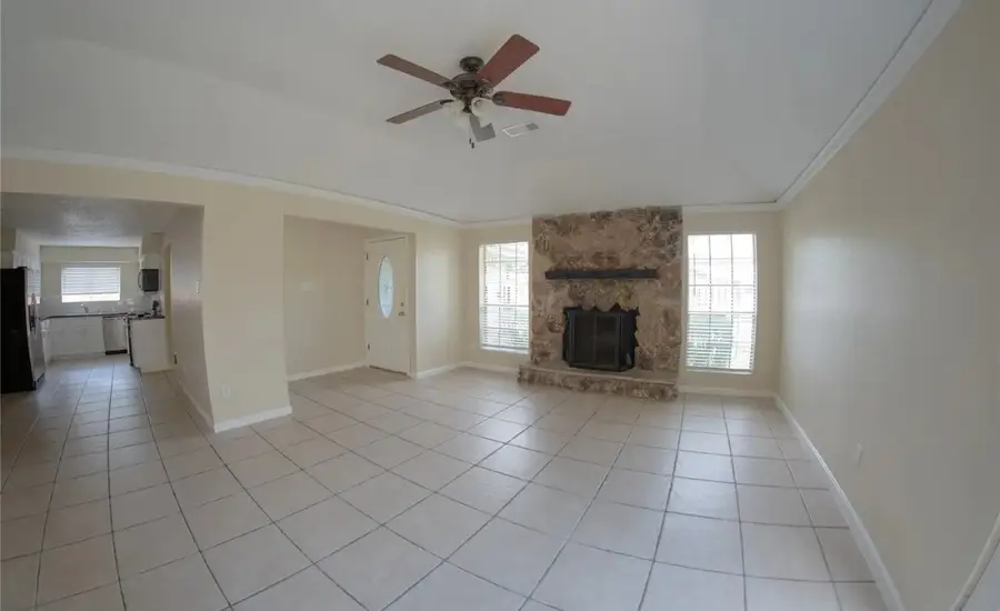 19526 Leaning Timbers Drive, Humble, TX 77346 - Image #3