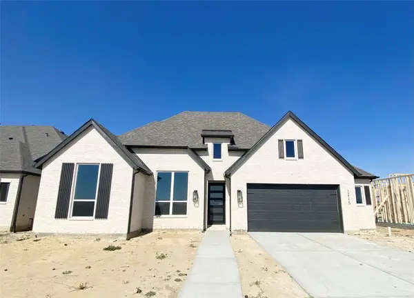 12115 Lake View Boulevard, Mont Belvieu, TX 77523