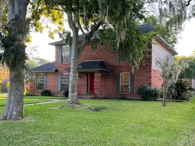 223 Wedgewood Street, Lake Jackson, TX 77566 - Image #2