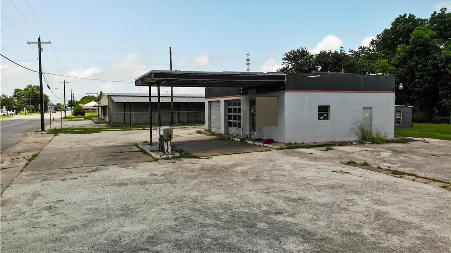 102 Main Street, Tivoli, TX 77990 - #3
