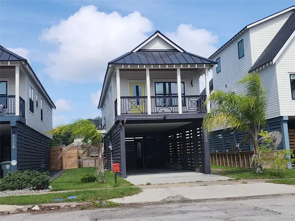 1220 32nd Street, Galveston, TX 77550