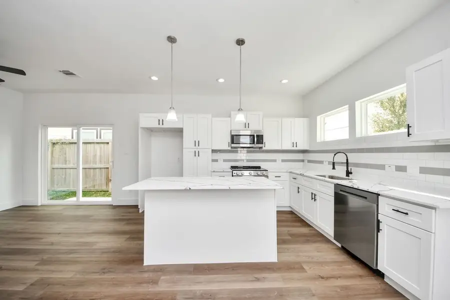 6510 Tuskegee Street, Houston, TX 77091 - #2