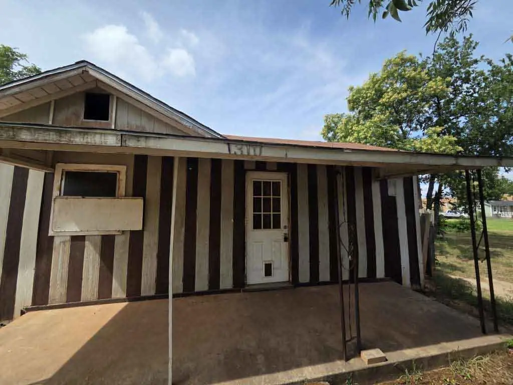 1310 N 2nd Street, Wichita Falls, TX 76306 - #1