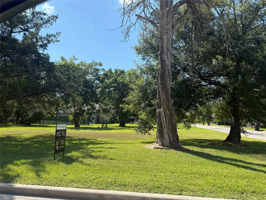 815 Bowie Street, Baytown, TX 77520 - #3