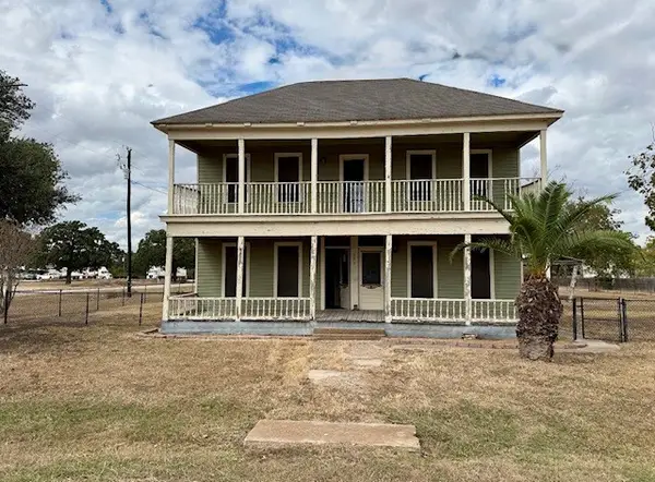 203 Grover Street, Ellinger, TX 78938