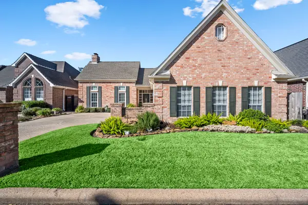 5702 Glen Pines Drive, Houston, TX 77069