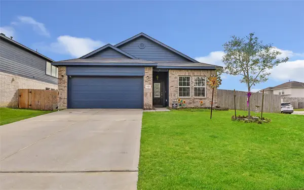 9910 Pine Forest Court, Baytown, TX 77521