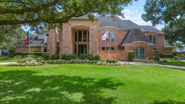 3 Regent Court, Sugar Land, TX 77478