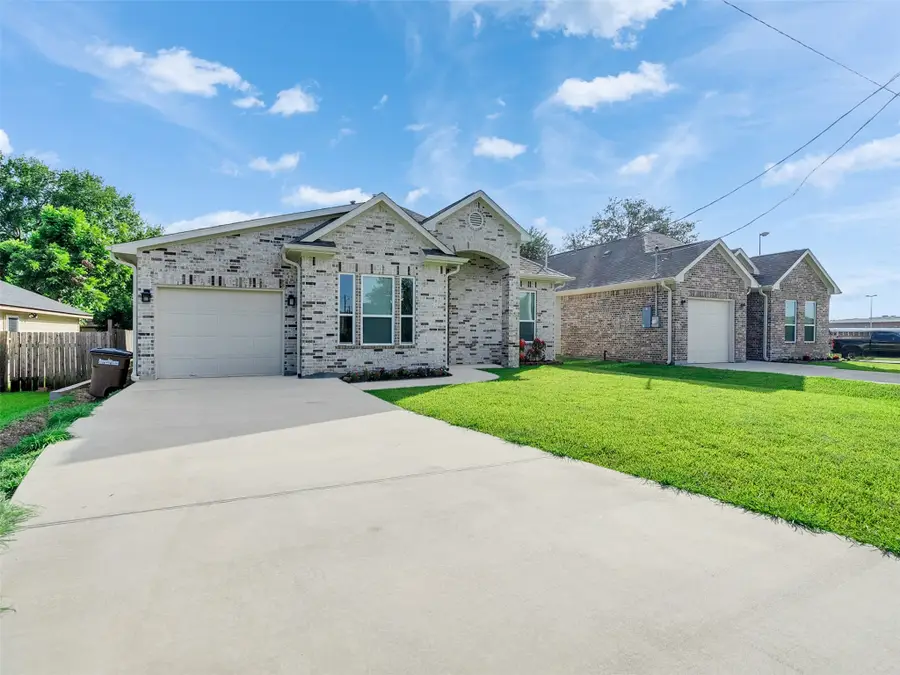 4106 Hill Avenue, Dickinson, TX 77539 - #2