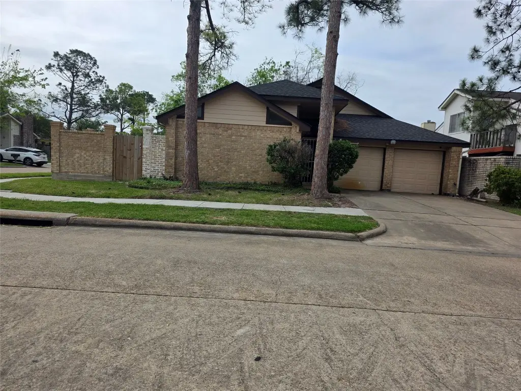 7803 La Rochelle Circle, Houston, TX 77071 - #1