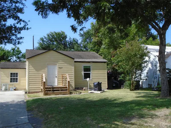 7527 Erath Street, Houston, TX 77023