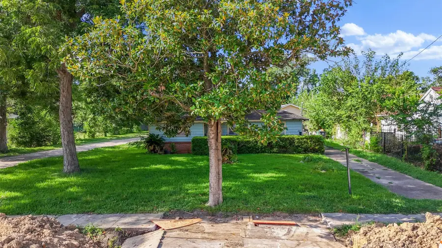 246 Rebecca Street, Houston, TX 77022 - #2