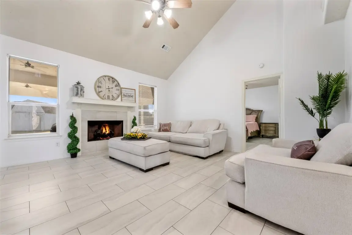 3226 Royal Palm Drive, Monterey Belvieu, TX 77523 - #1