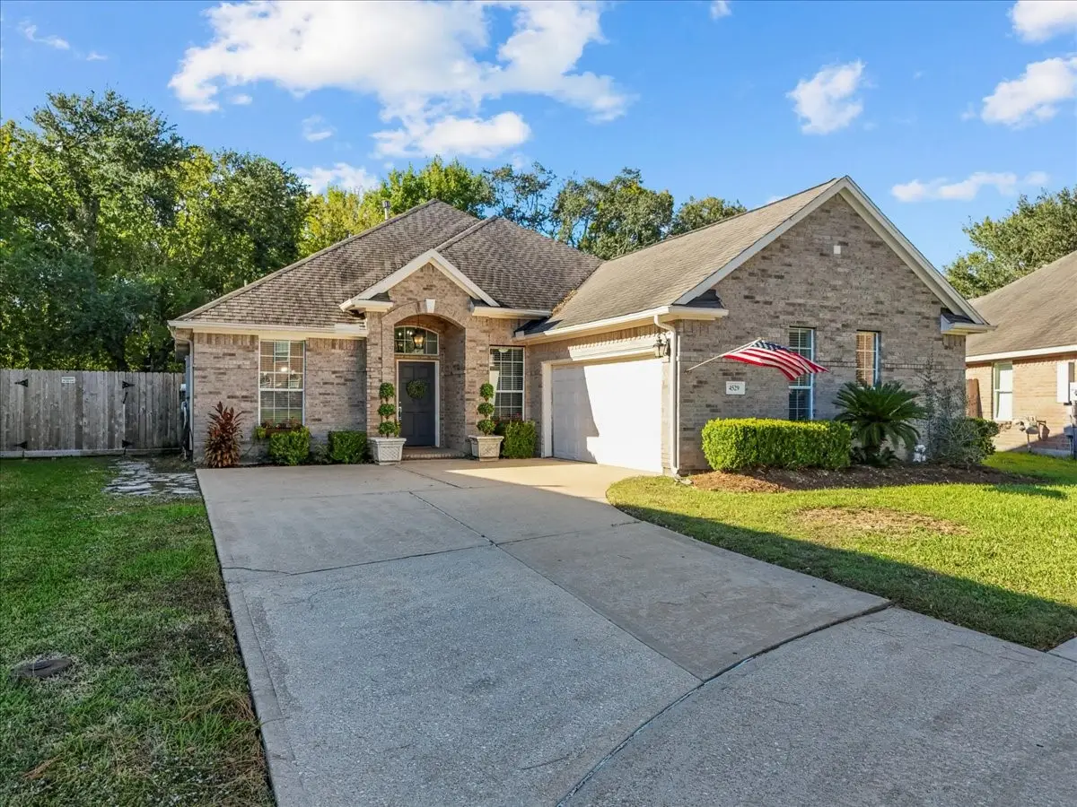 4529 Williamhurst Lane, League City, TX 77573 - Image #1