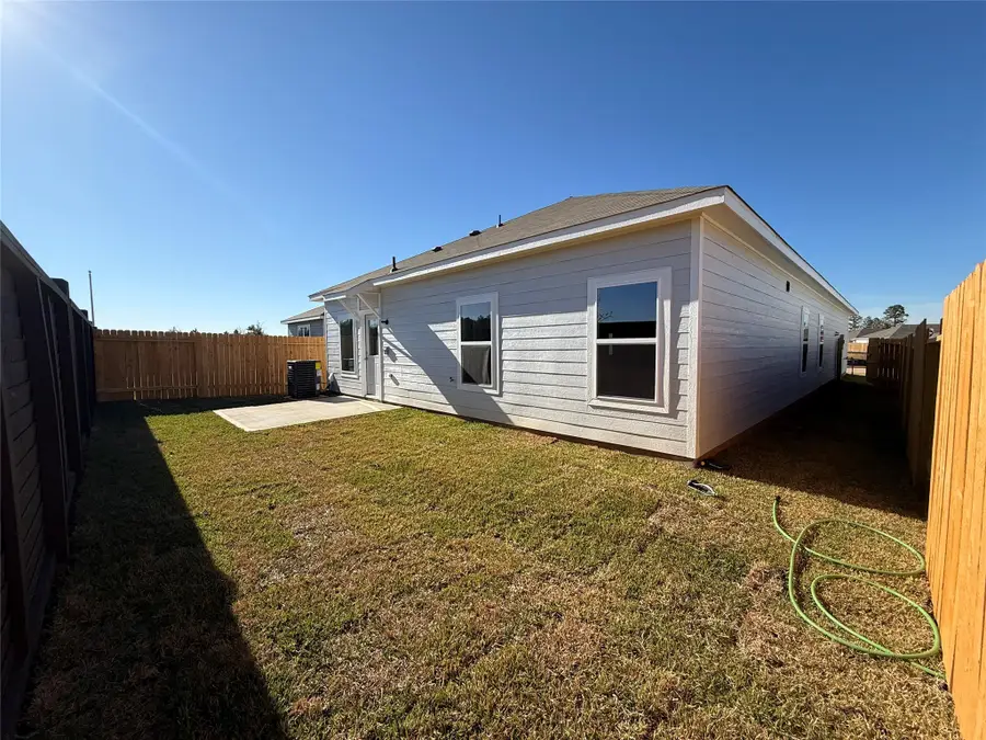 15806 Berry Hill Drive, Conroe, TX 77303 - Image #2