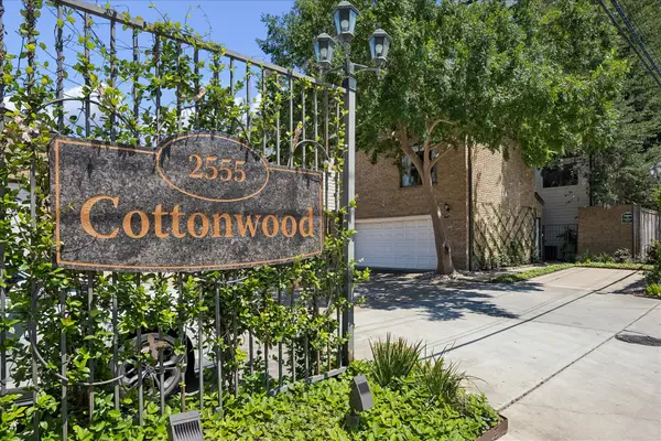 2555 Bering Drive #1, Houston, TX 77057