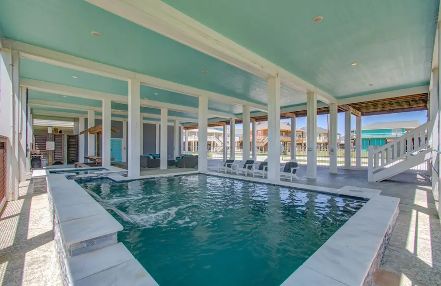 937 S Cove, Crystal Beach, TX 77650 - #3