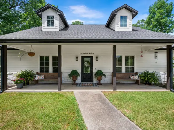 113 Pinewood Drive, Huntsville, TX 77340