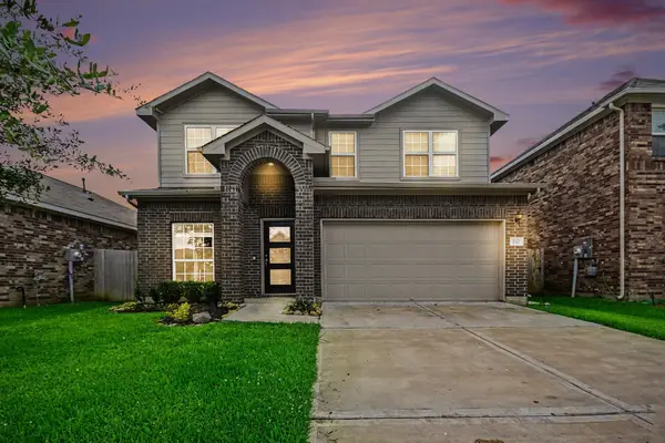 110 Kelly Street, Angleton, TX 77515