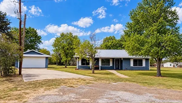 305 Gaywood Lane, Somerville, TX 77879