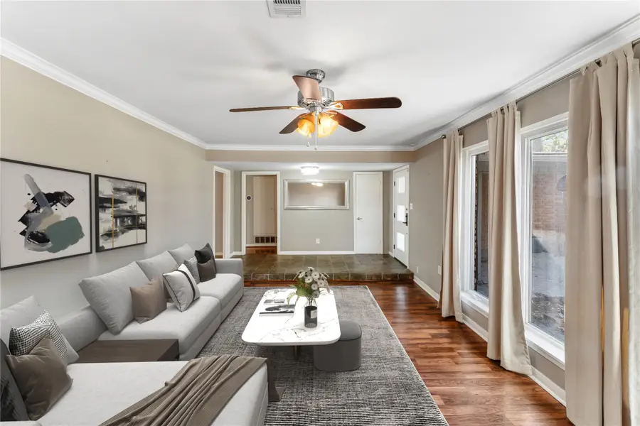 10134 Hanka Drive, Houston, TX 77043 - Image #3