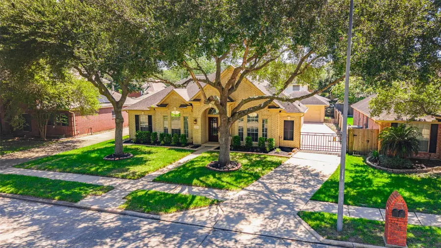 2709 W Oaks Boulevard, Pearland, TX 77584 - #2