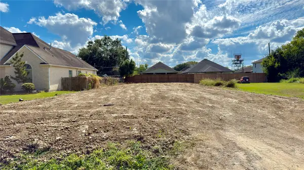 8318 Swiftwater Street, Houston, TX 77075