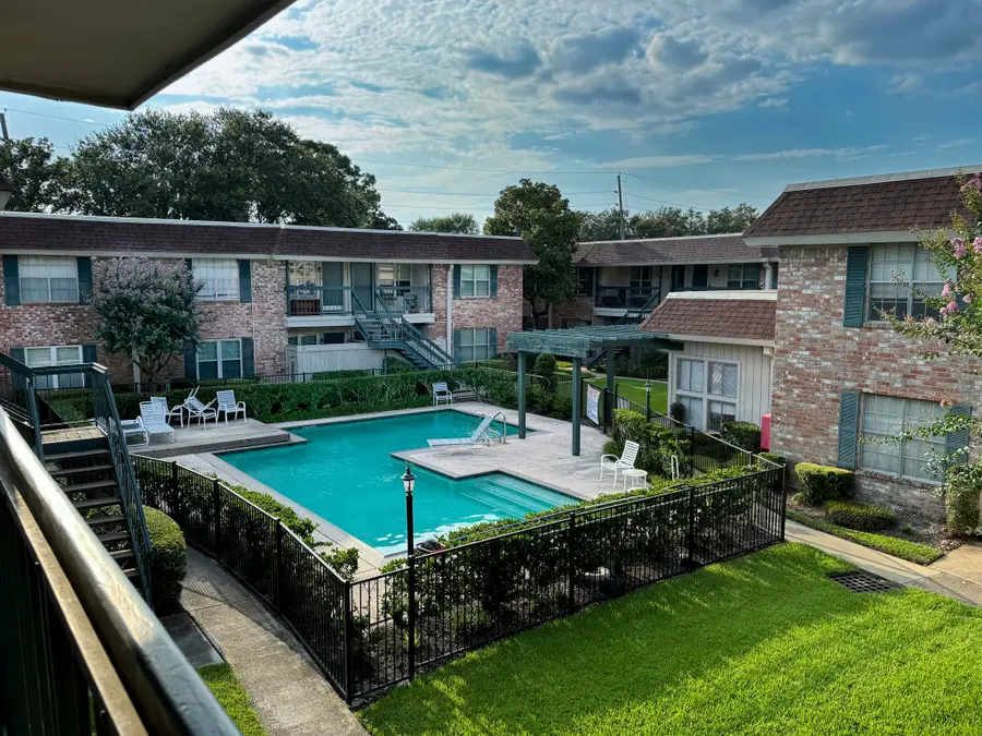 845 Augusta Drive #42, Houston, TX 77057 - Image #3